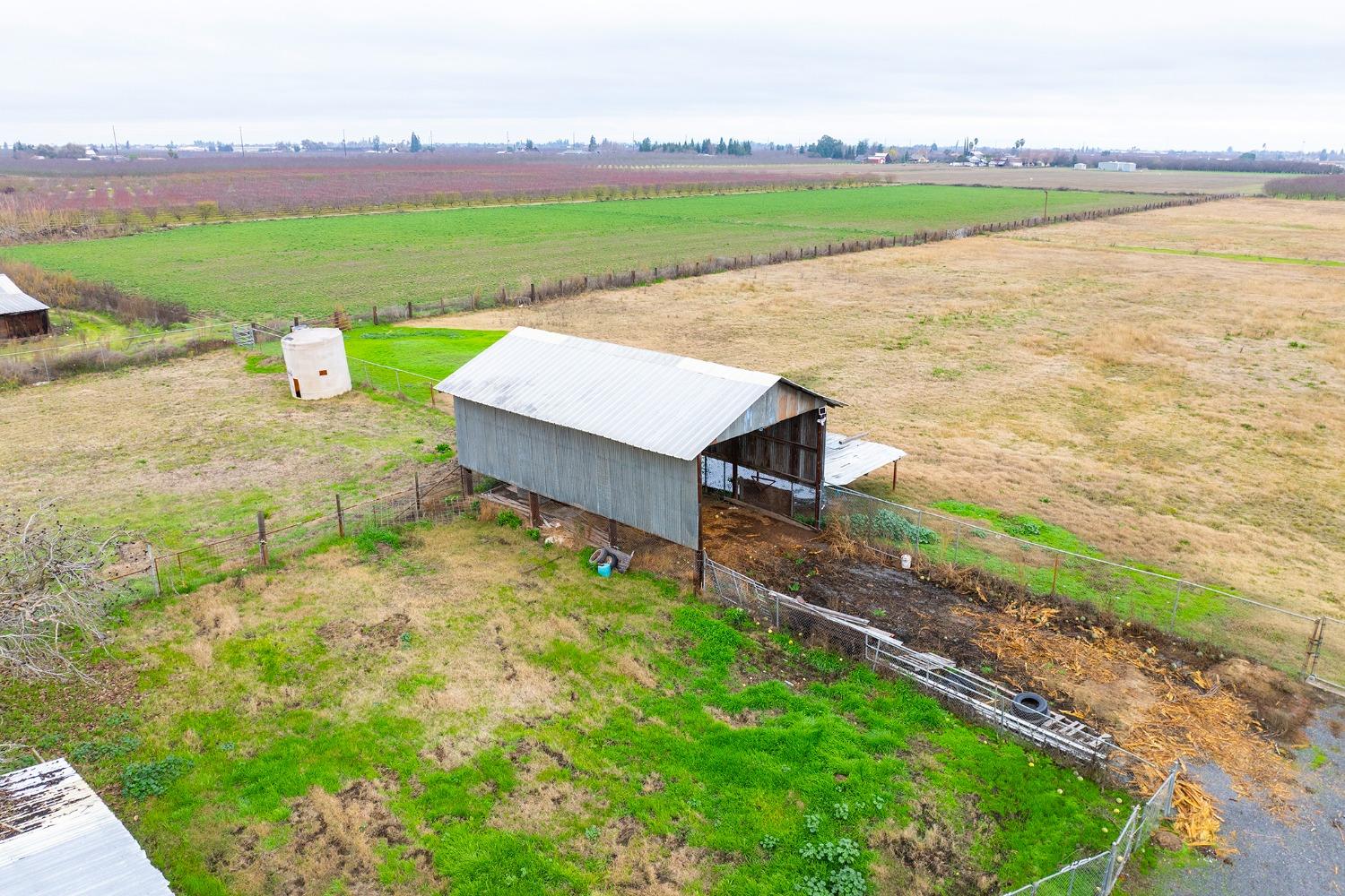 Detail Gallery Image 13 of 71 For 4460 Mountain View Rd, Hughson,  CA 95326 - 3 Beds | 3/1 Baths