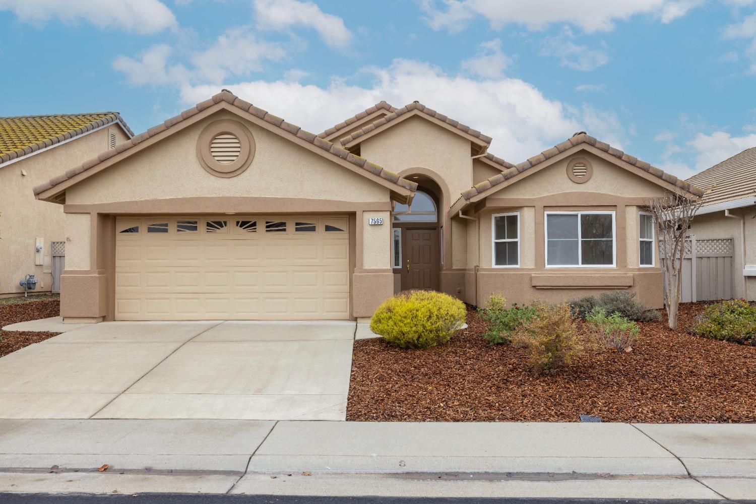 Detail Gallery Image 1 of 1 For 7565 Paiute Point Rd, Roseville,  CA 95747 - 2 Beds | 2 Baths