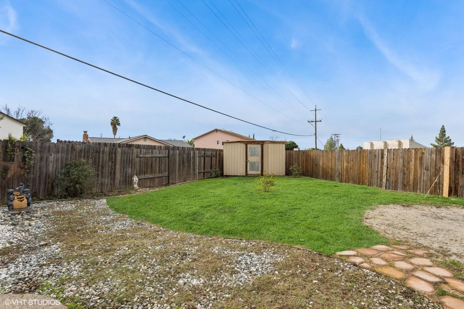 Detail Gallery Image 14 of 16 For 7130 Diablo Oak Ct, Sacramento,  CA 95842 - 2 Beds | 2 Baths