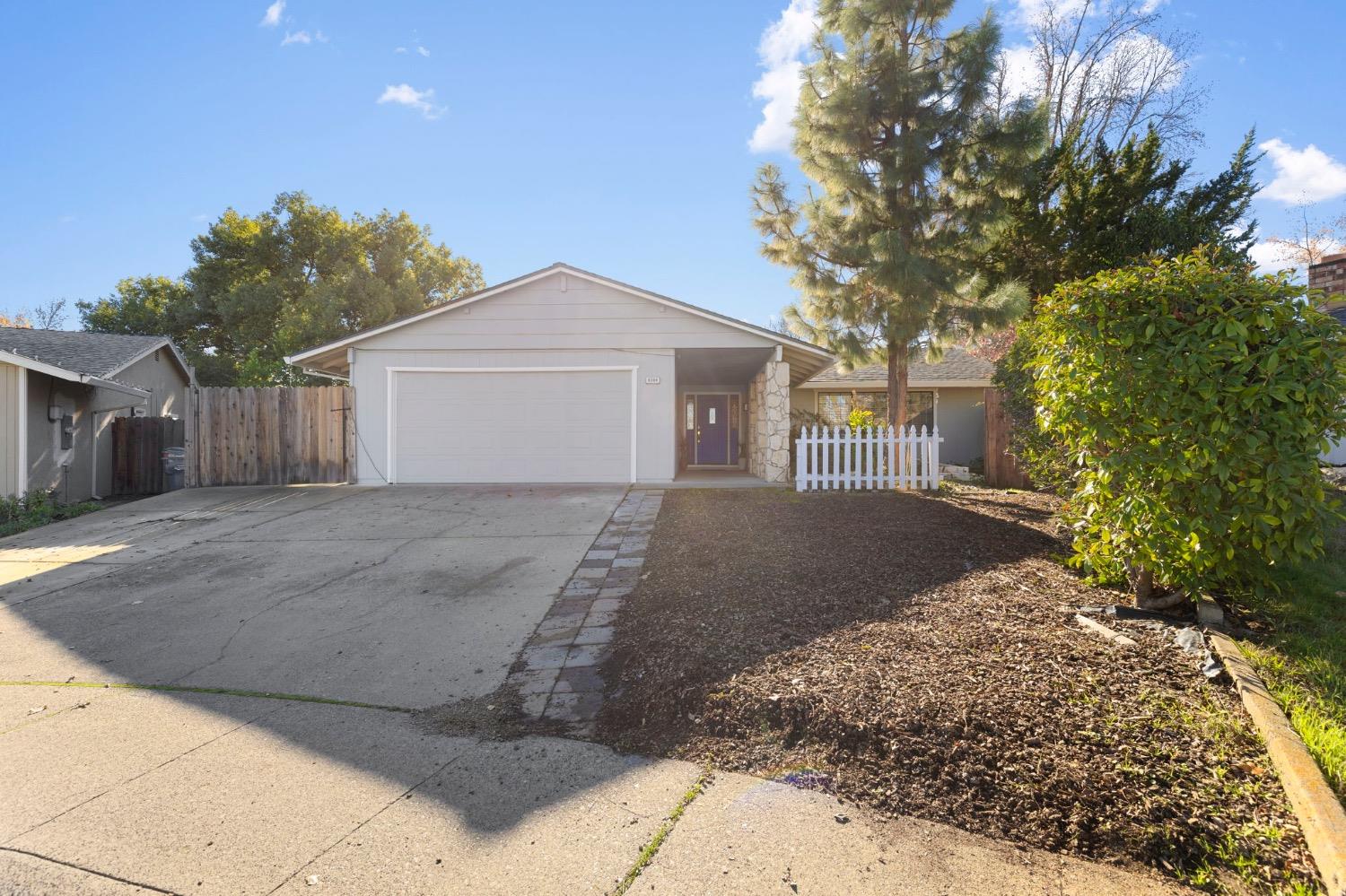 Detail Gallery Image 5 of 55 For 8304 Applewood Ct, Orangevale,  CA 95662 - 3 Beds | 2 Baths