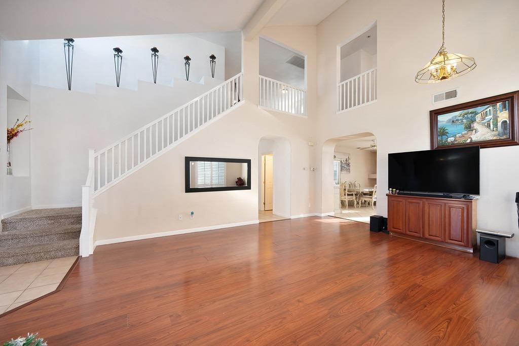 Detail Gallery Image 8 of 47 For 2312 Pisa Cir, Stockton,  CA 95206 - 6 Beds | 3/1 Baths
