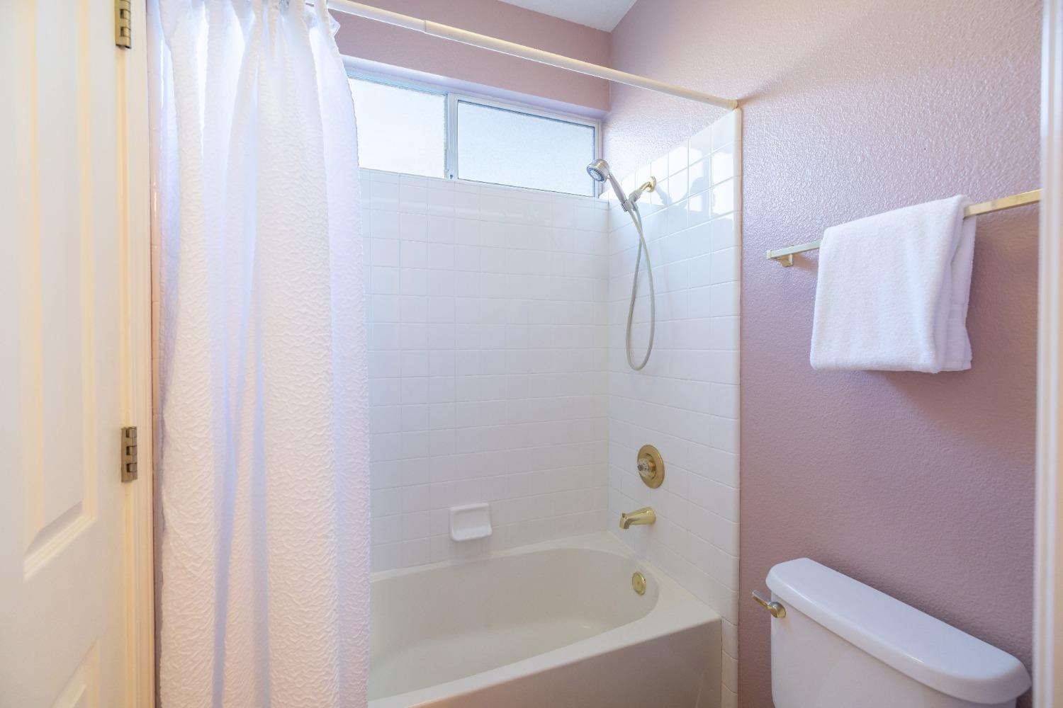 Detail Gallery Image 26 of 49 For 1201 Mercedes Dr, Roseville,  CA 95747 - 3 Beds | 2 Baths