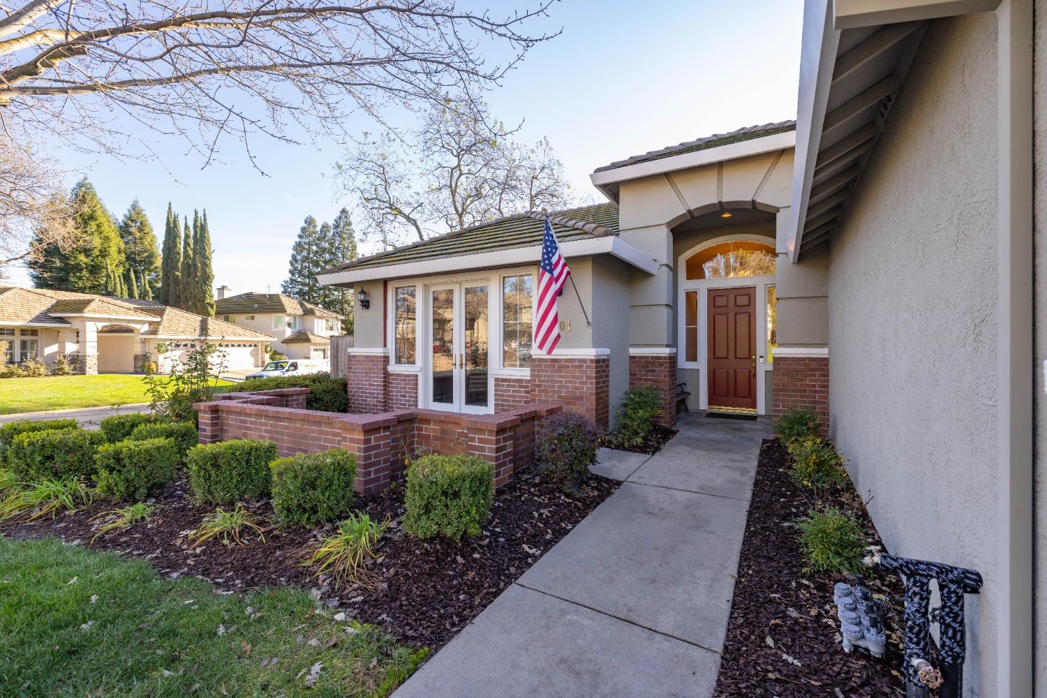 Detail Gallery Image 2 of 49 For 1201 Mercedes Dr, Roseville,  CA 95747 - 3 Beds | 2 Baths