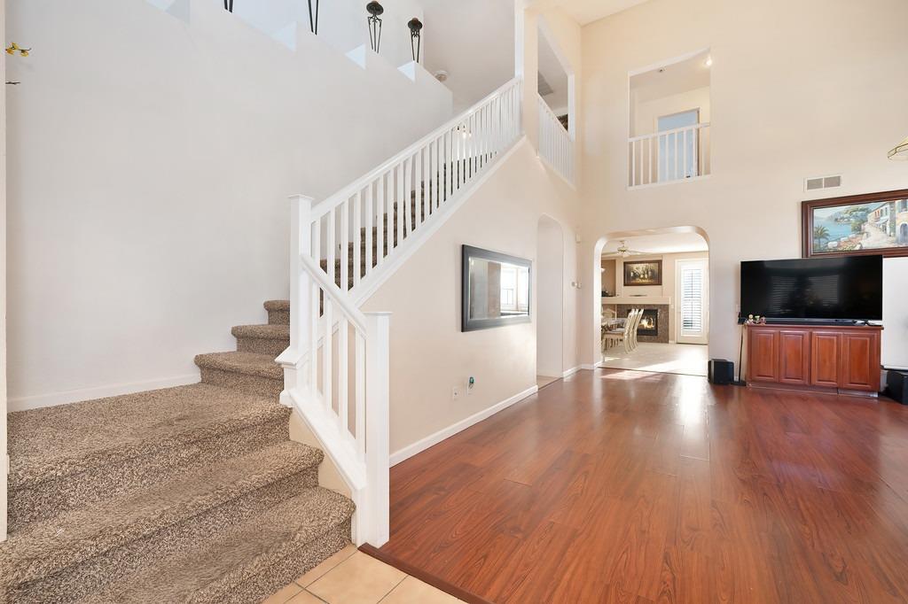Detail Gallery Image 4 of 47 For 2312 Pisa Cir, Stockton,  CA 95206 - 6 Beds | 3/1 Baths
