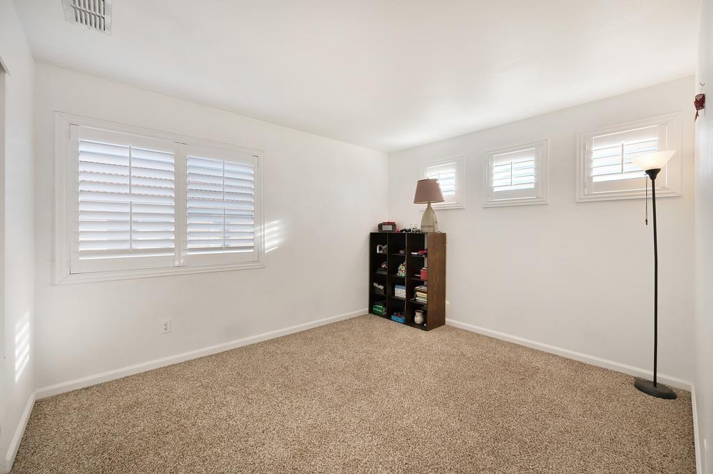 Detail Gallery Image 32 of 47 For 2312 Pisa Cir, Stockton,  CA 95206 - 6 Beds | 3/1 Baths