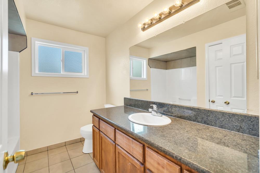 Detail Gallery Image 21 of 46 For 3404 19th Ave, Sacramento,  CA 95820 - 3 Beds | 2 Baths