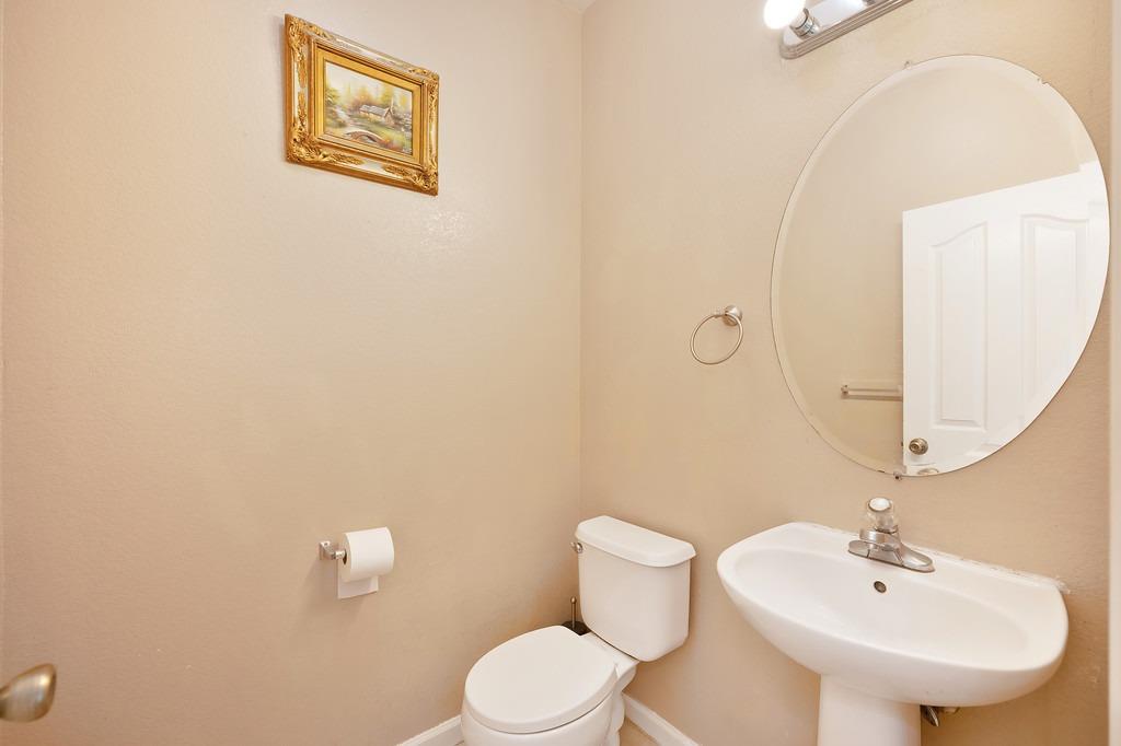 Detail Gallery Image 20 of 47 For 2312 Pisa Cir, Stockton,  CA 95206 - 6 Beds | 3/1 Baths