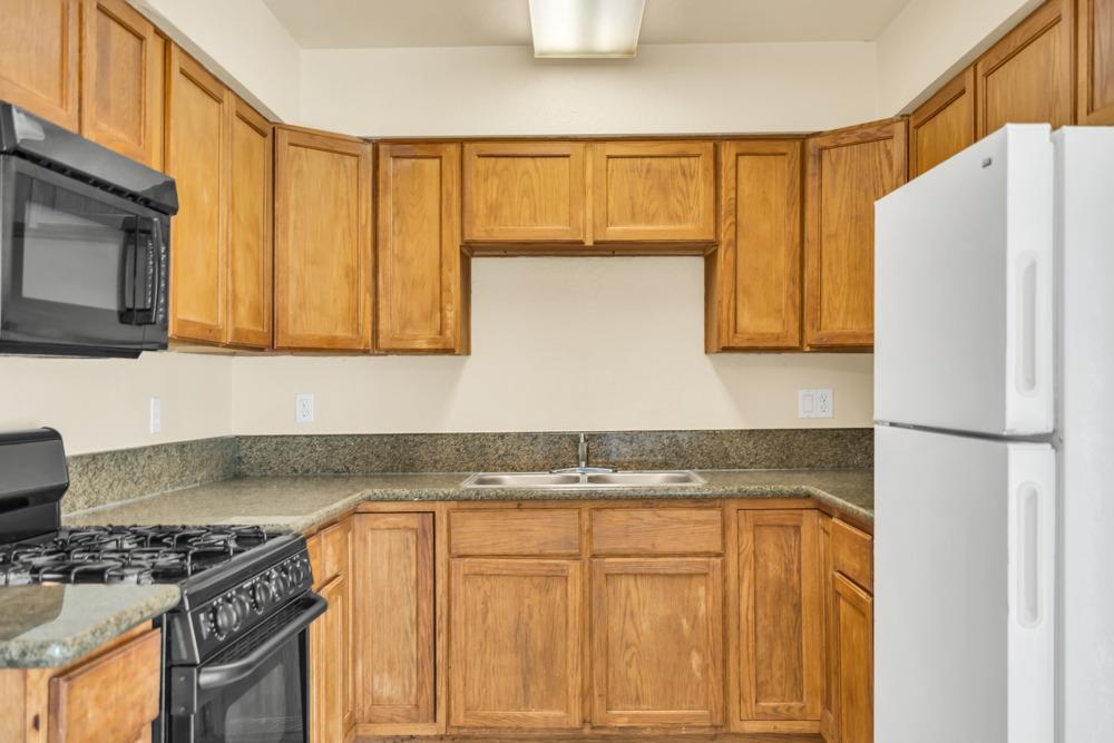 Detail Gallery Image 16 of 46 For 3404 19th Ave, Sacramento,  CA 95820 - 3 Beds | 2 Baths