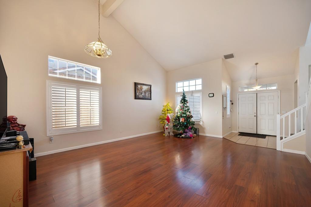 Detail Gallery Image 6 of 47 For 2312 Pisa Cir, Stockton,  CA 95206 - 6 Beds | 3/1 Baths