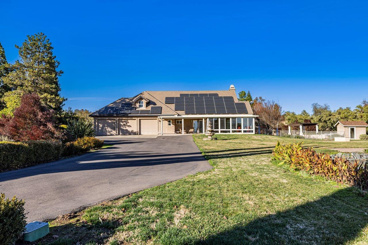 Detail Gallery Image 2 of 81 For 8759 Glacial Pl, Loomis,  CA 95650 - 4 Beds | 4/1 Baths