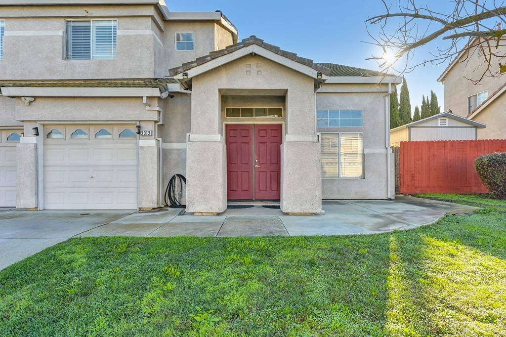 Detail Gallery Image 2 of 47 For 2312 Pisa Cir, Stockton,  CA 95206 - 6 Beds | 3/1 Baths