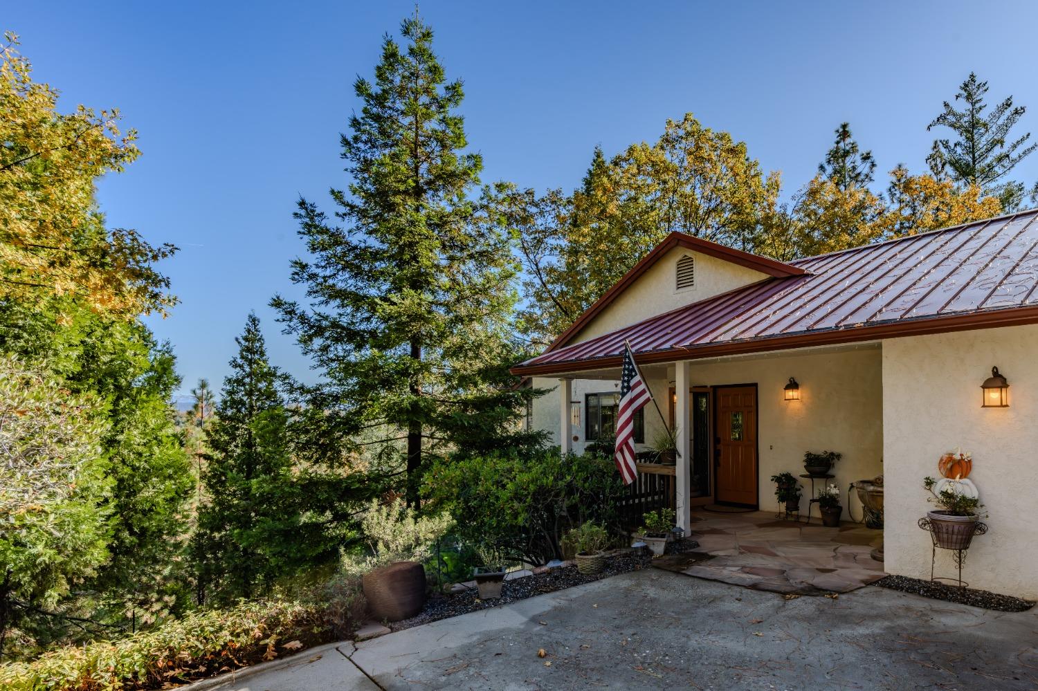 Vista Amorosa Court, Pine Grove, California image 2