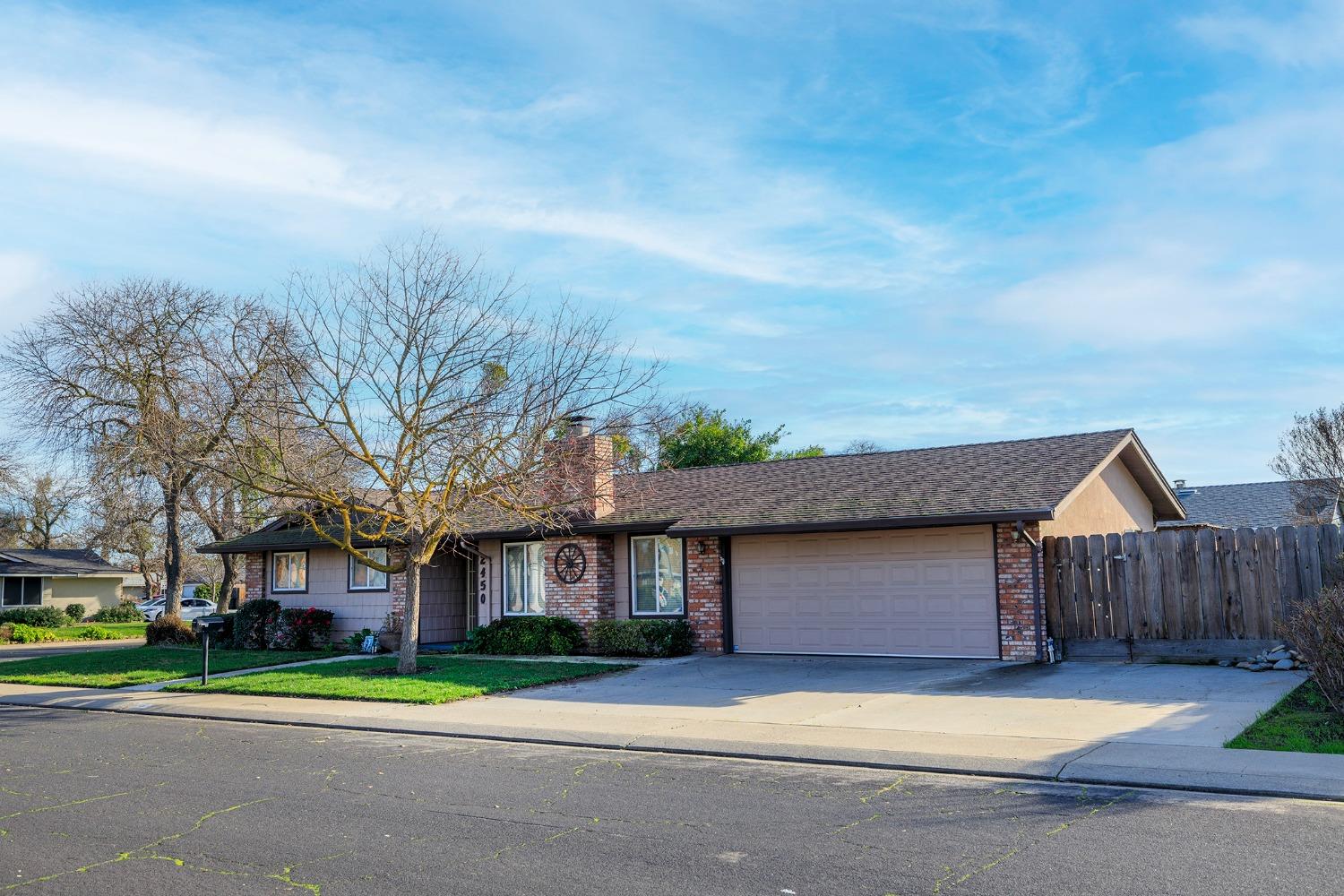 Detail Gallery Image 2 of 35 For 2450 Molino Dr, Modesto,  CA 95355 - 3 Beds | 2 Baths