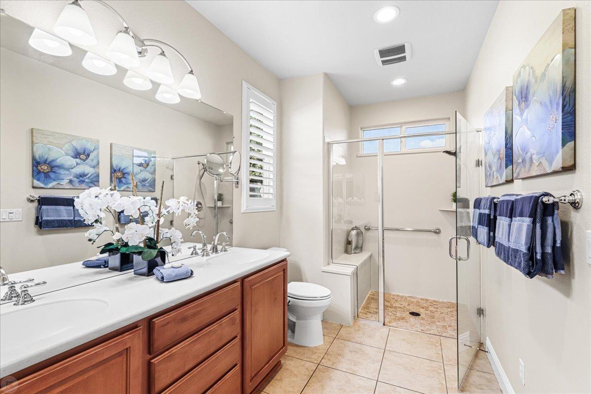 Detail Gallery Image 25 of 75 For 2384 Shadow Berry Dr, Manteca,  CA 95336 - 2 Beds | 2 Baths