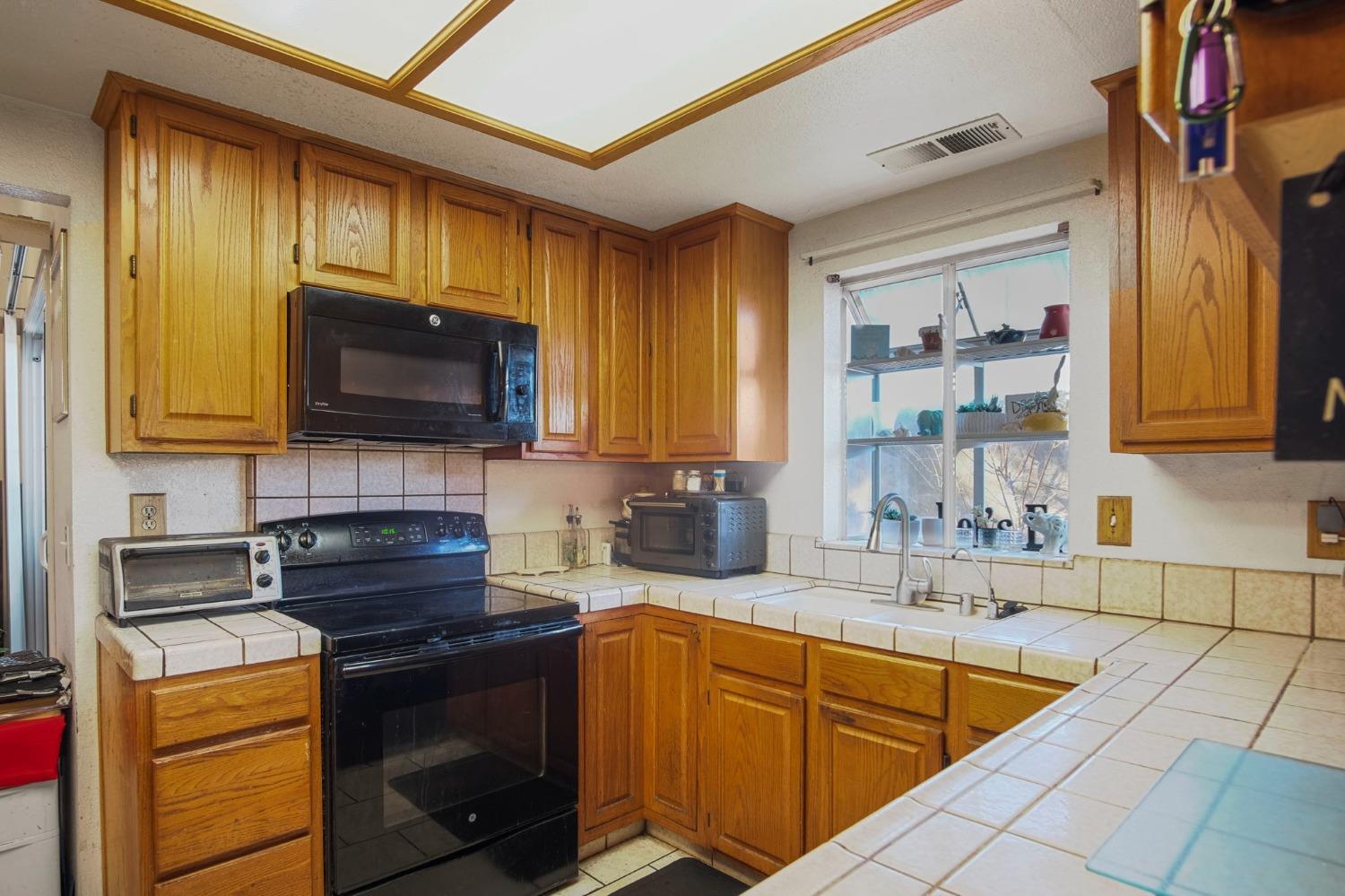 Doreen Court, Salida, California image 7