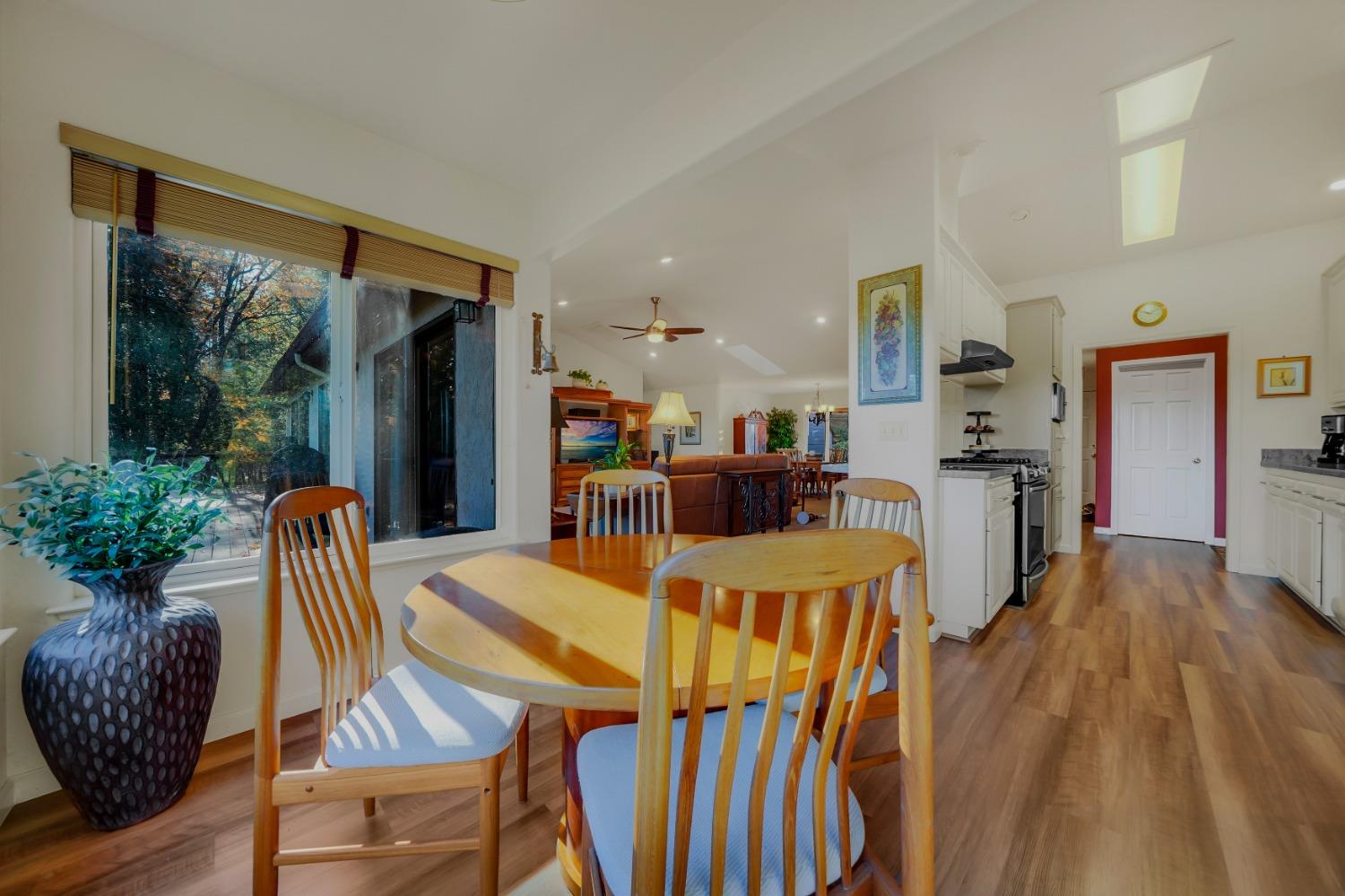 Vista Amorosa Court, Pine Grove, California image 17