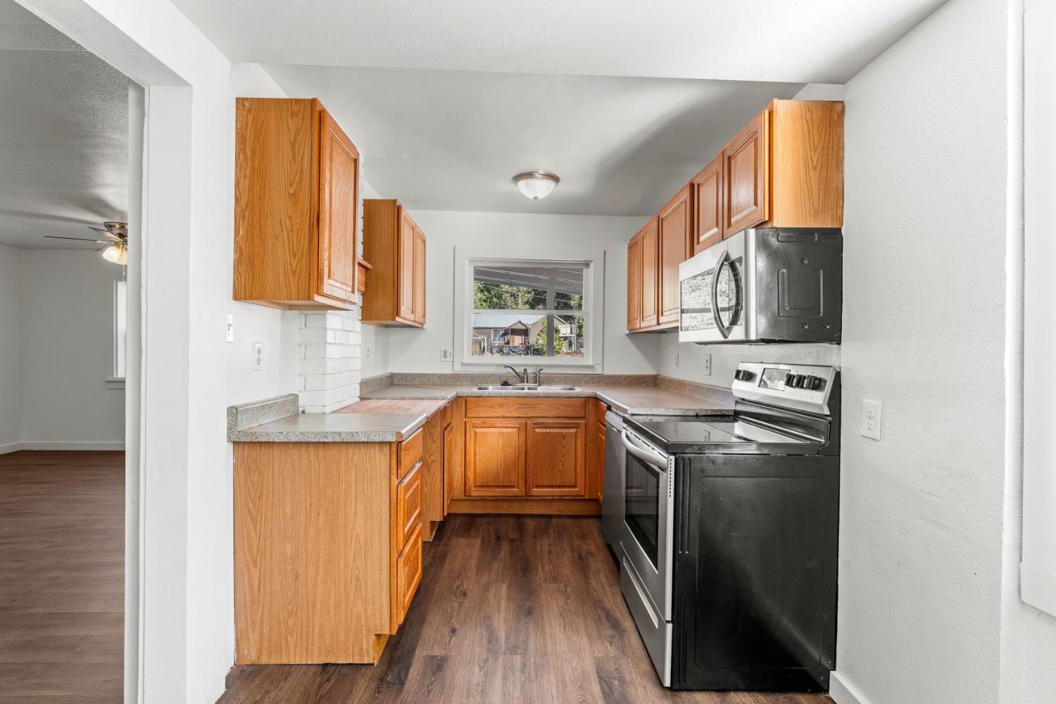 Detail Gallery Image 9 of 41 For 11854 La Porte Rd, Clipper Mills,  CA 95930 - 3 Beds | 1 Baths