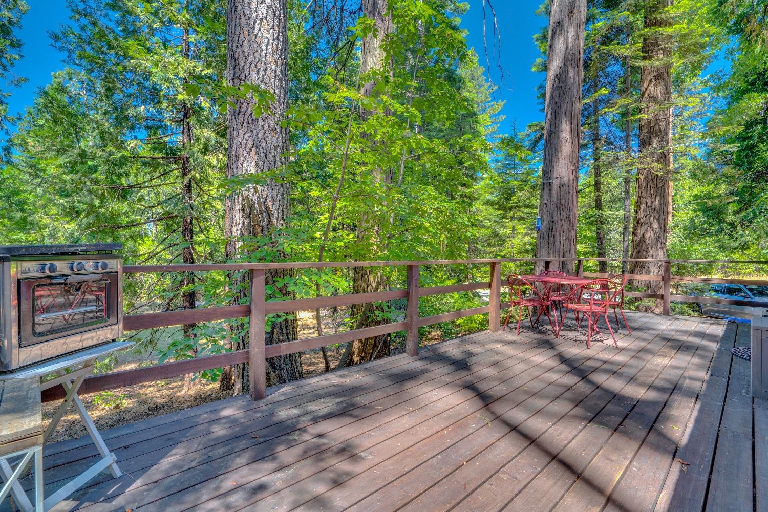 Sugar Pine Road, Mi Wuk Village, California image 25