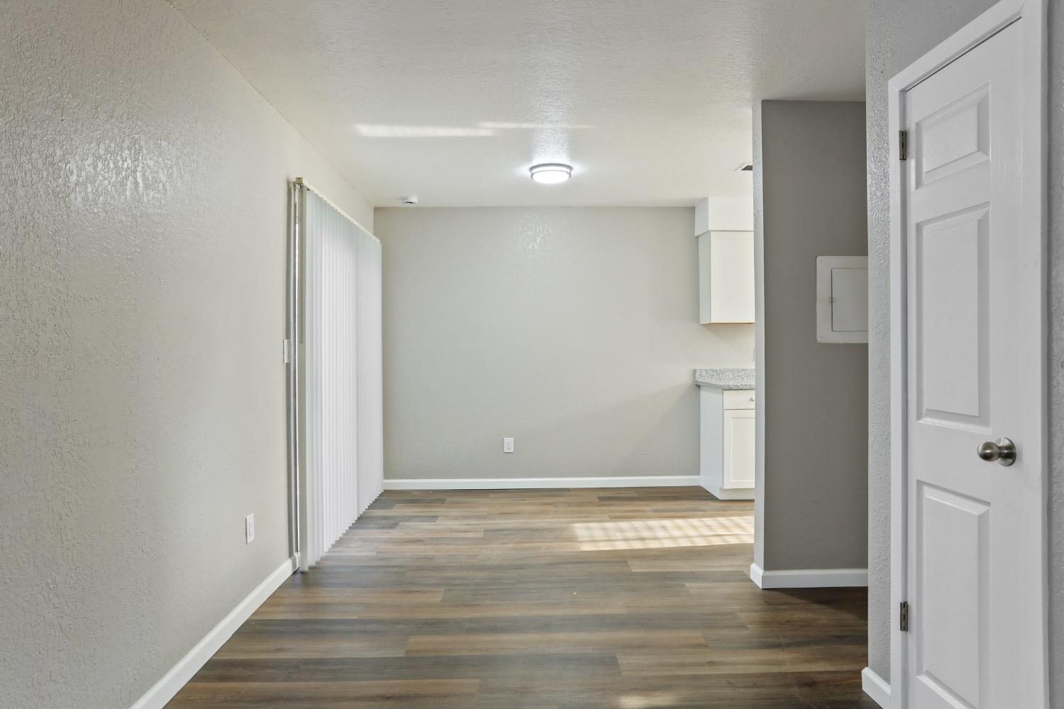 Detail Gallery Image 9 of 29 For 1657 Blackoak Dr, Stockton,  CA 95207 - – Beds | – Baths