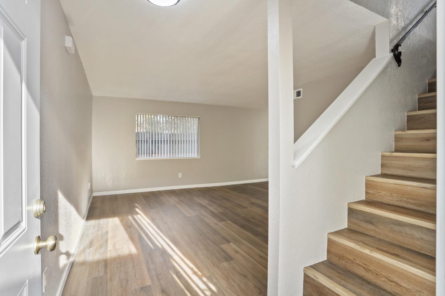 Detail Gallery Image 18 of 29 For 1657 Blackoak Dr, Stockton,  CA 95207 - – Beds | – Baths