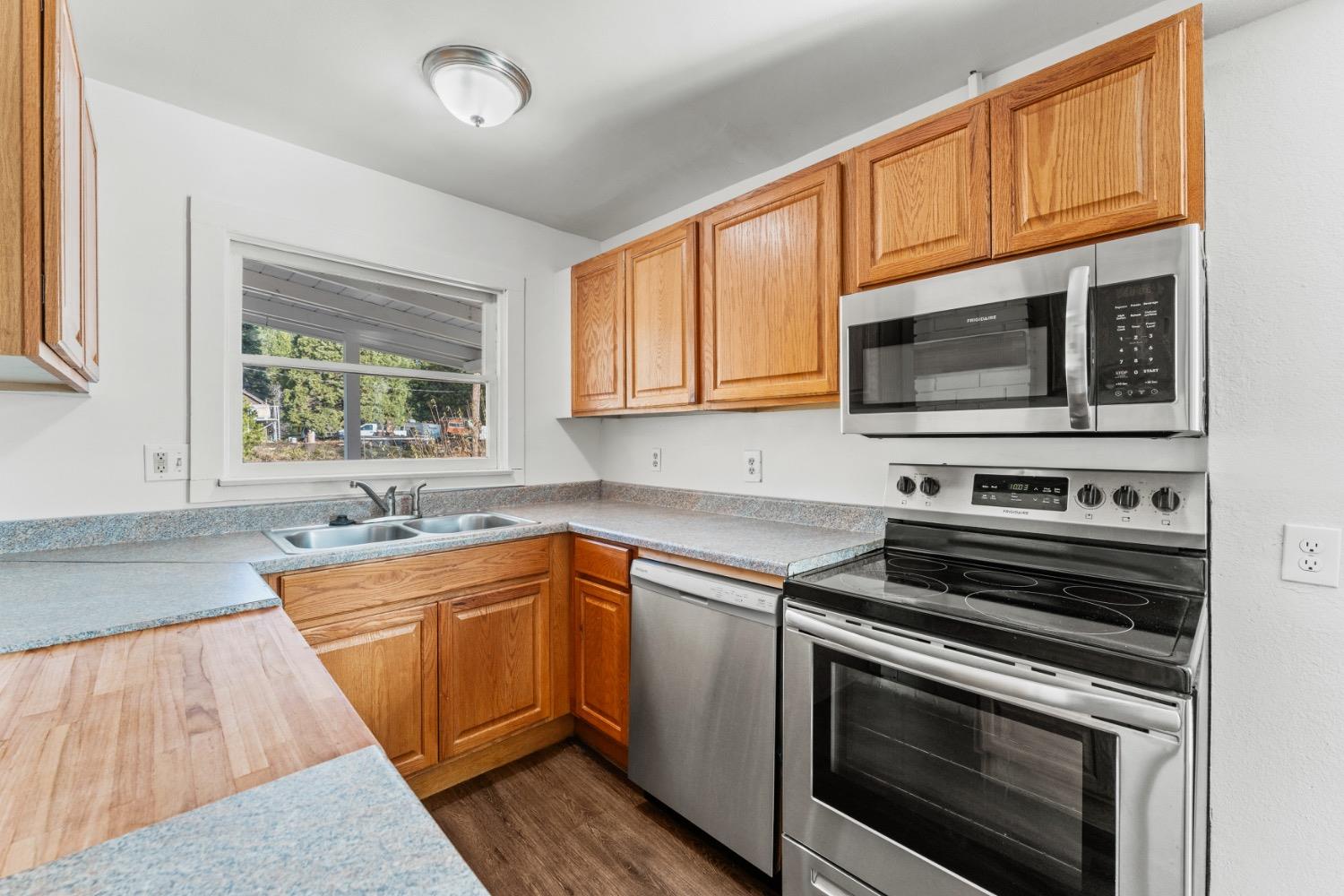 Detail Gallery Image 11 of 41 For 11854 La Porte Rd, Clipper Mills,  CA 95930 - 3 Beds | 1 Baths