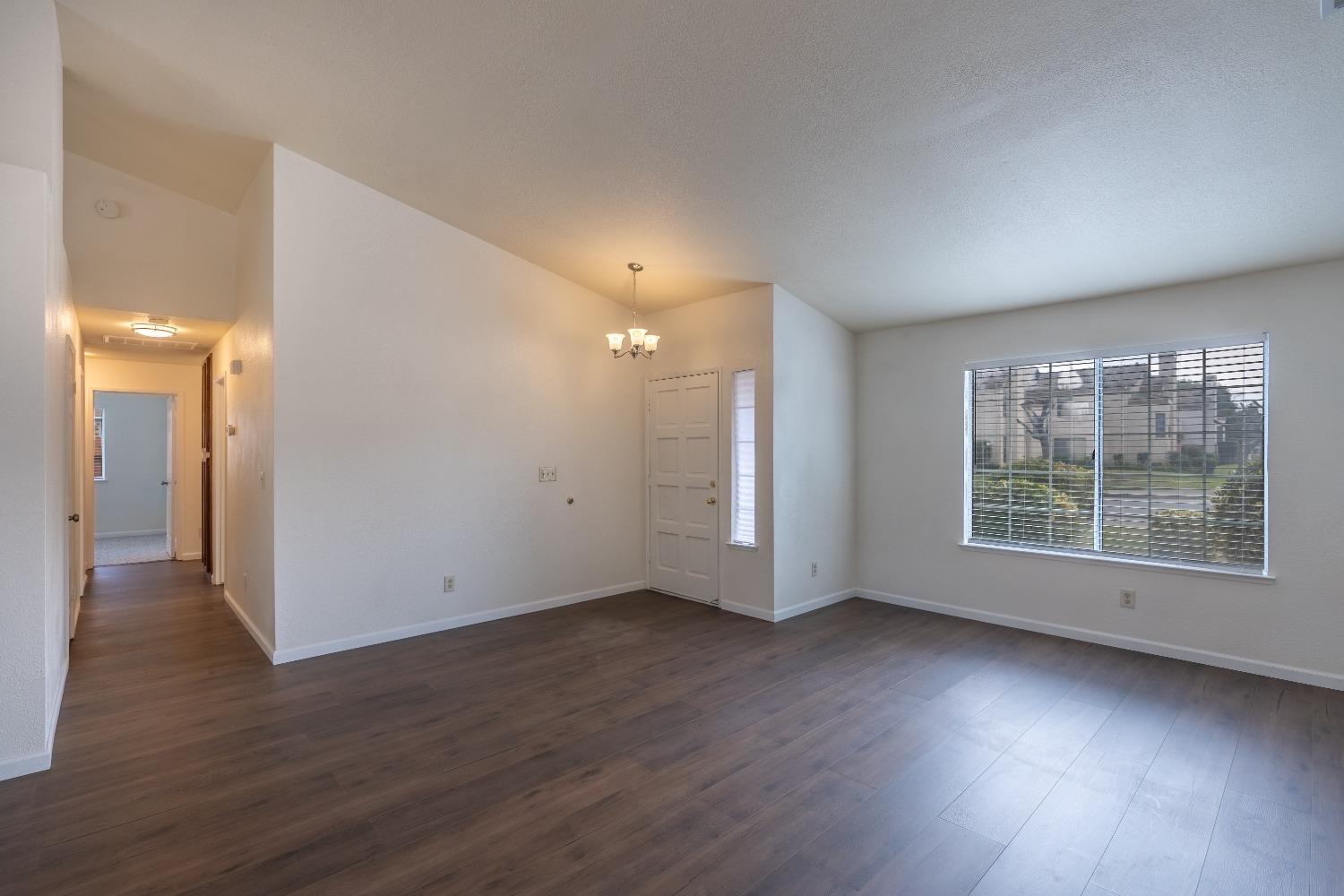 Detail Gallery Image 24 of 30 For 295 Fullerton Dr, Turlock,  CA 95382 - 4 Beds | 2 Baths