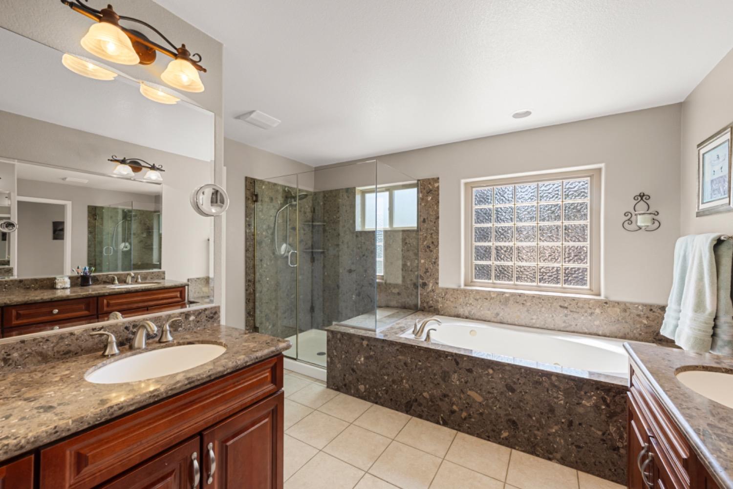 Detail Gallery Image 24 of 43 For 385 Sutter Crest E., Sutter Creek,  CA 95685 - 4 Beds | 3/1 Baths