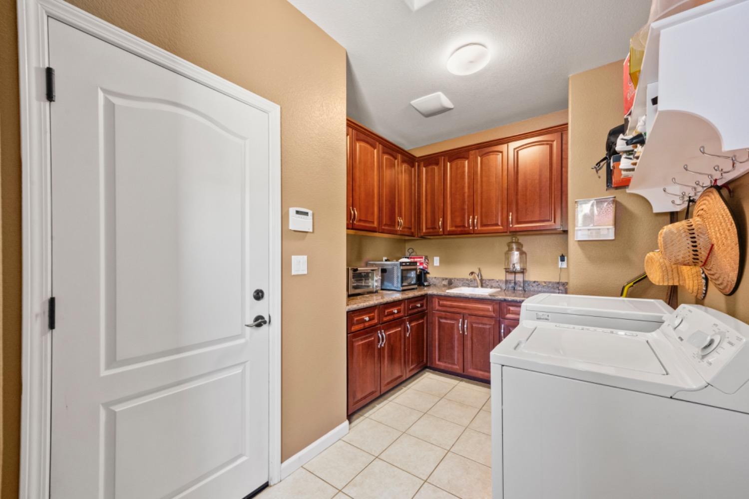 Detail Gallery Image 41 of 43 For 385 Sutter Crest E., Sutter Creek,  CA 95685 - 4 Beds | 3/1 Baths