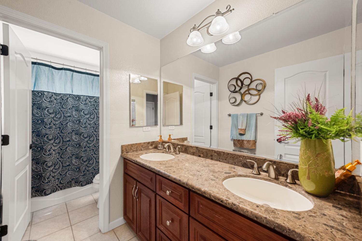 Detail Gallery Image 21 of 43 For 385 Sutter Crest E., Sutter Creek,  CA 95685 - 4 Beds | 3/1 Baths