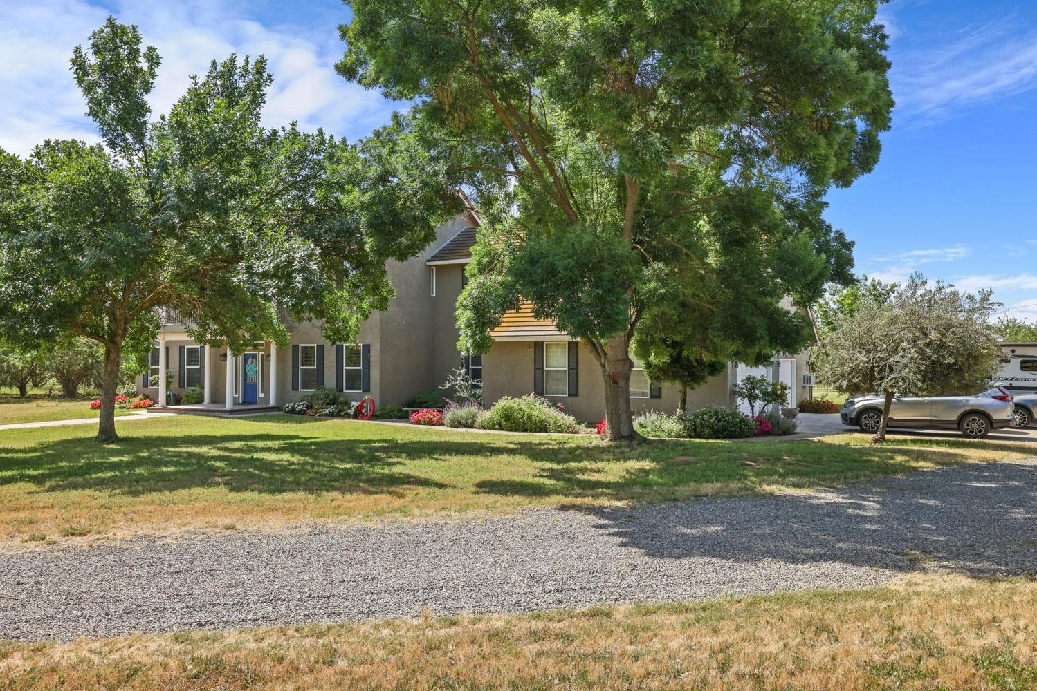 Detail Gallery Image 3 of 52 For 10880 E Monte Vista Ave, Denair,  CA 95316 - 4 Beds | 4 Baths