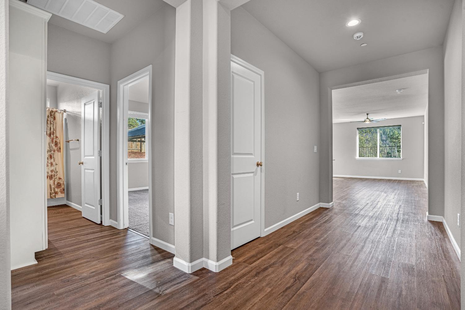 Detail Gallery Image 5 of 52 For 166 Berriman Loop, Grass Valley,  CA 95949 - 3 Beds | 2 Baths