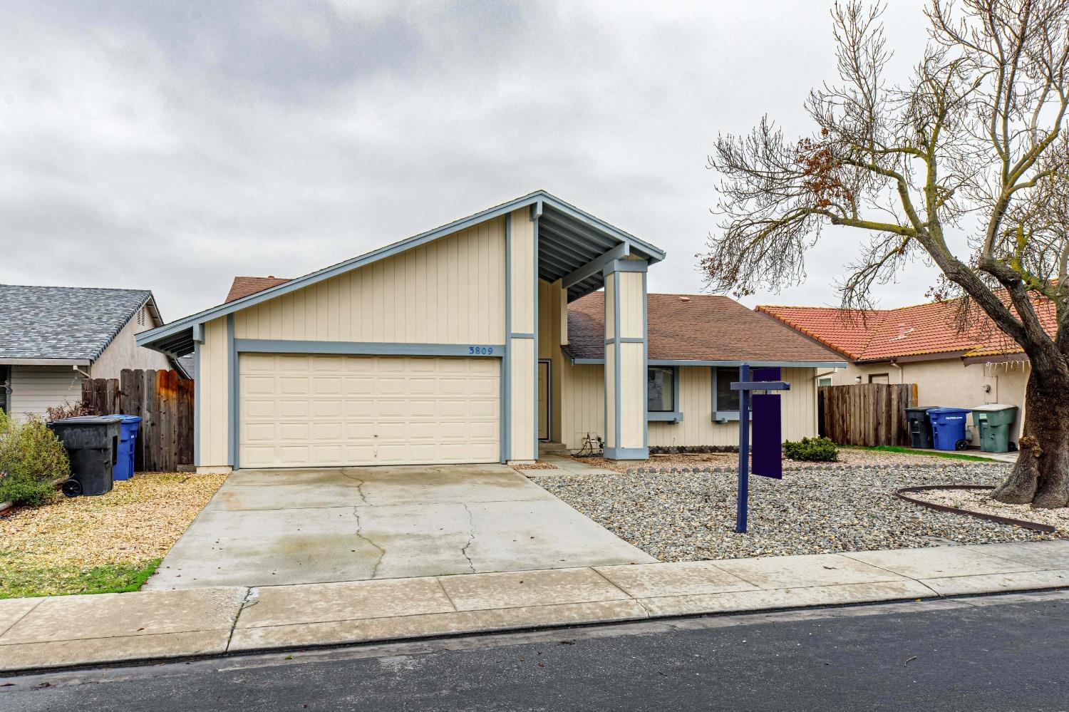 Detail Gallery Image 2 of 37 For 3809 Tumbleweed Ct, Modesto,  CA 95355 - 3 Beds | 2 Baths