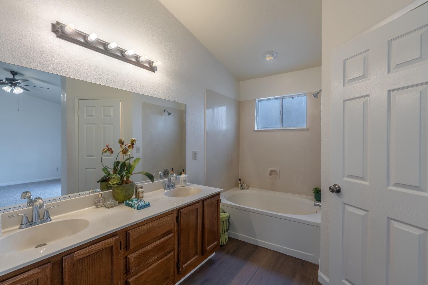 Detail Gallery Image 22 of 30 For 295 Fullerton Dr, Turlock,  CA 95382 - 4 Beds | 2 Baths