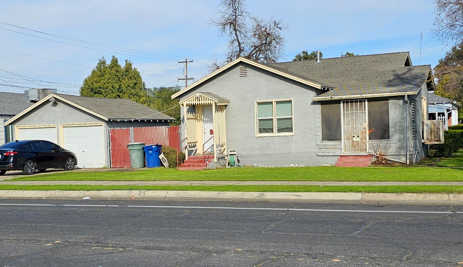 Detail Gallery Image 1 of 1 For 555 E Main St, Merced,  CA 95340 - 2 Beds | 1 Baths