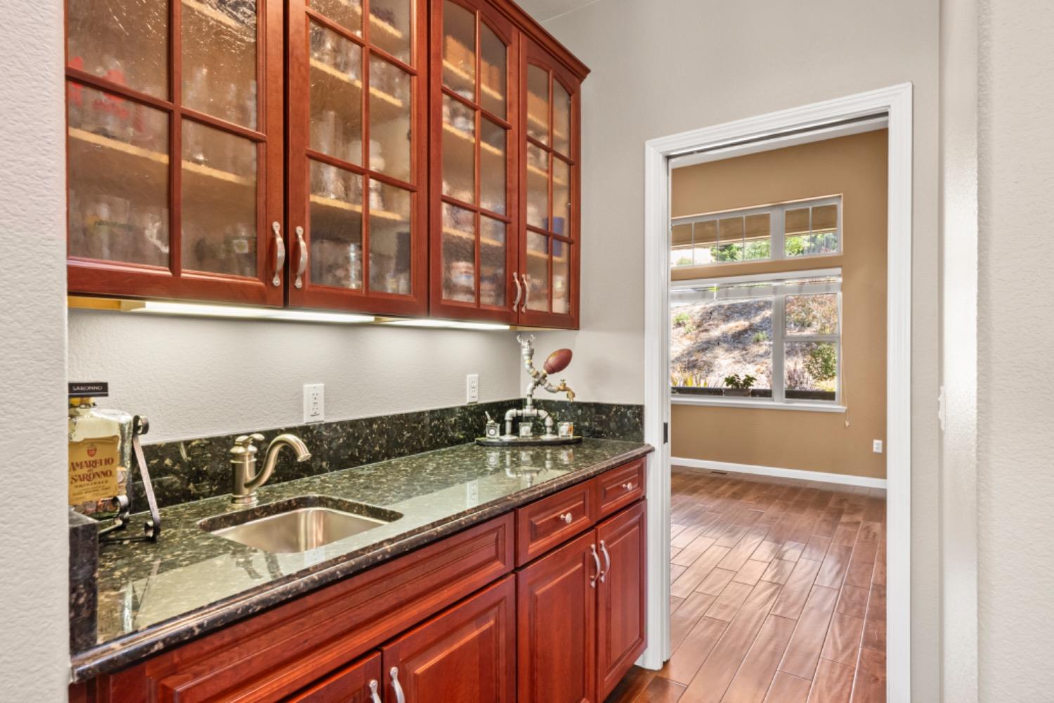 Detail Gallery Image 10 of 43 For 385 Sutter Crest E., Sutter Creek,  CA 95685 - 4 Beds | 3/1 Baths