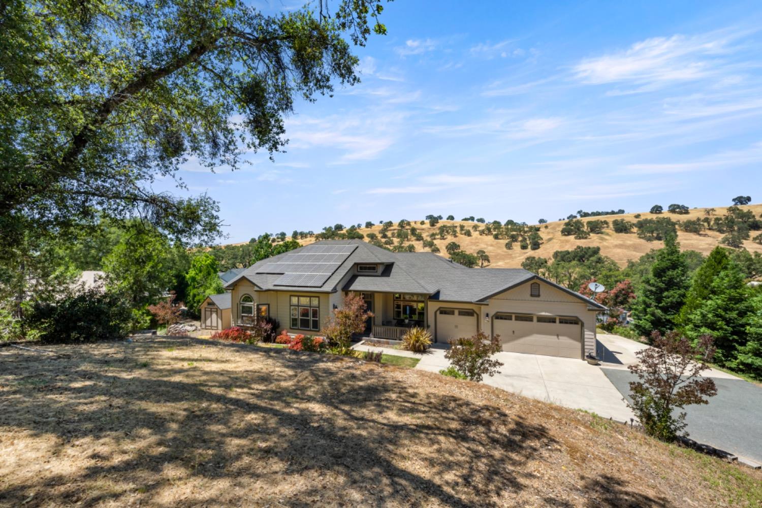 Detail Gallery Image 2 of 43 For 385 Sutter Crest E., Sutter Creek,  CA 95685 - 4 Beds | 3/1 Baths