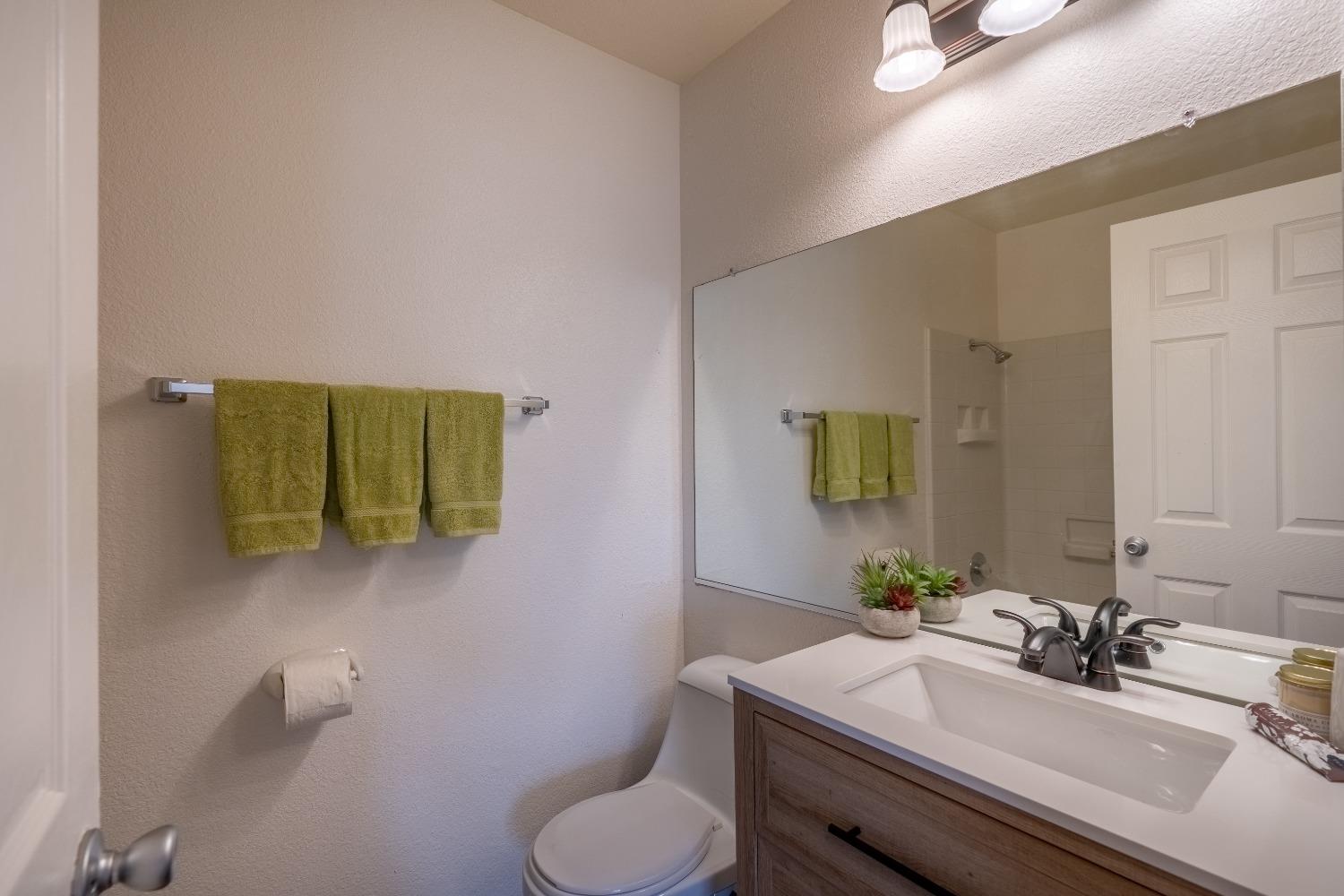 Detail Gallery Image 14 of 30 For 295 Fullerton Dr, Turlock,  CA 95382 - 4 Beds | 2 Baths