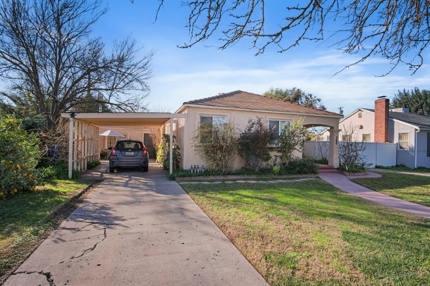 Detail Gallery Image 2 of 31 For 380 E 19th St, Merced,  CA 95340 - 3 Beds | 2 Baths