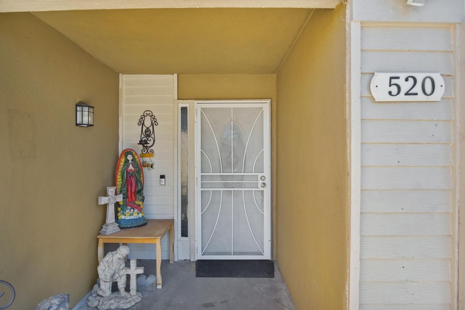 Detail Gallery Image 4 of 31 For 520 Mary Todd Ln, Modesto,  CA 95354 - 4 Beds | 2 Baths