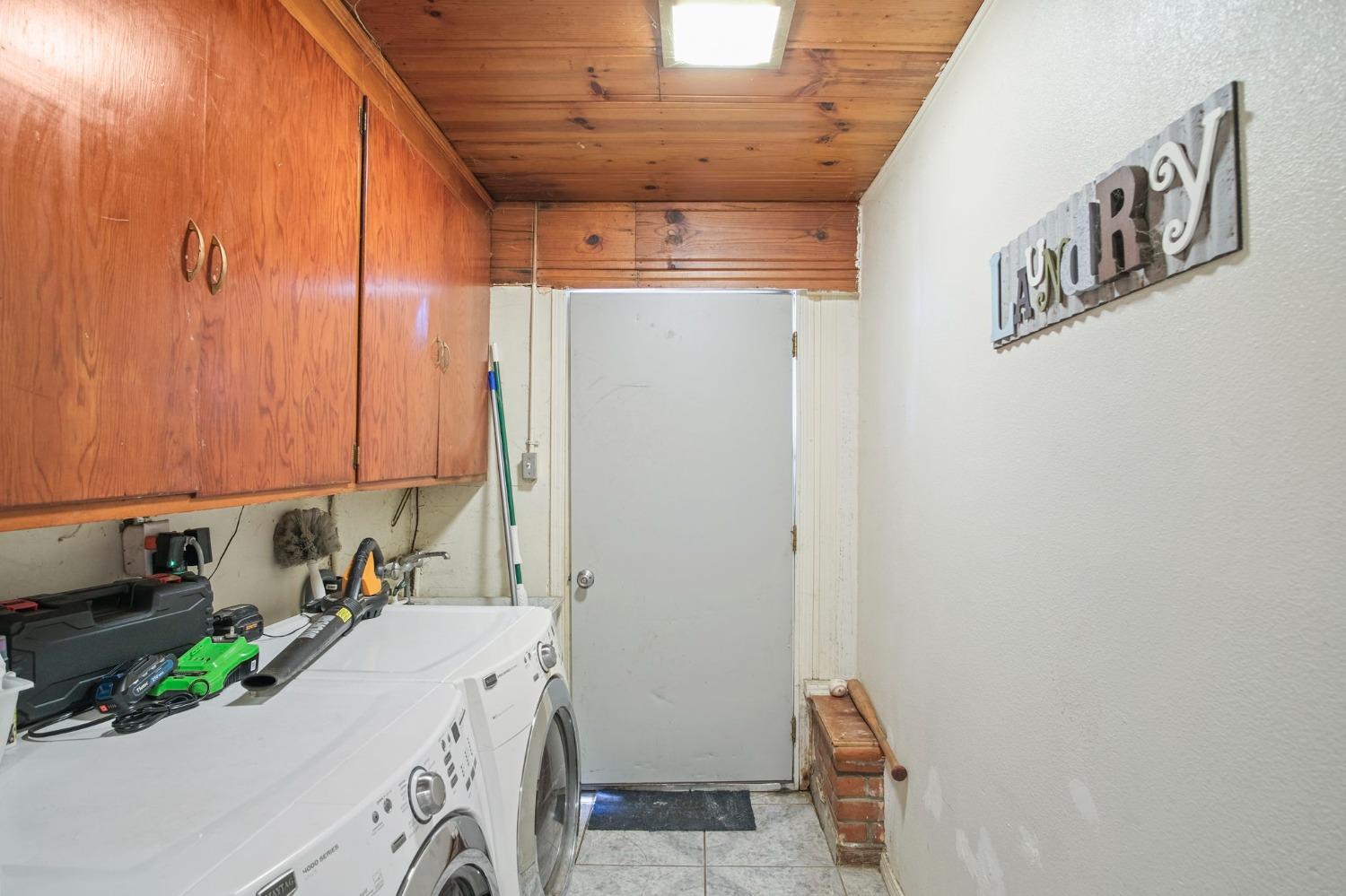 Detail Gallery Image 6 of 31 For 380 E 19th St, Merced,  CA 95340 - 3 Beds | 2 Baths