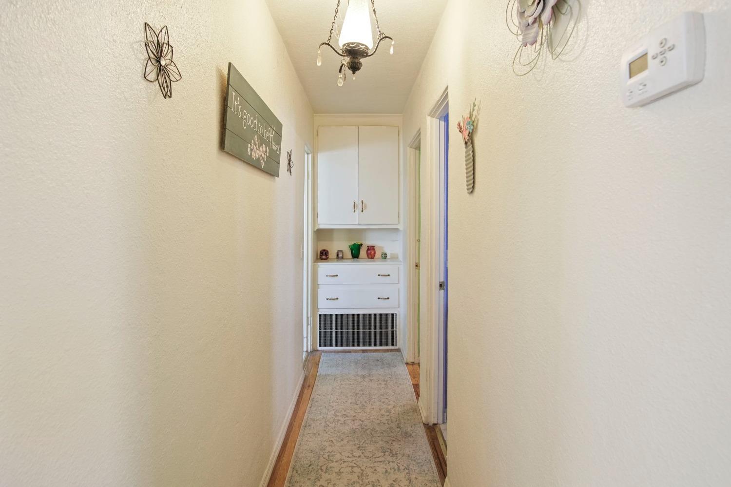 Detail Gallery Image 9 of 31 For 380 E 19th St, Merced,  CA 95340 - 3 Beds | 2 Baths