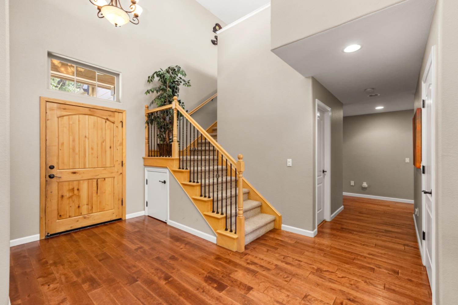 Detail Gallery Image 5 of 43 For 385 Sutter Crest E., Sutter Creek,  CA 95685 - 4 Beds | 3/1 Baths