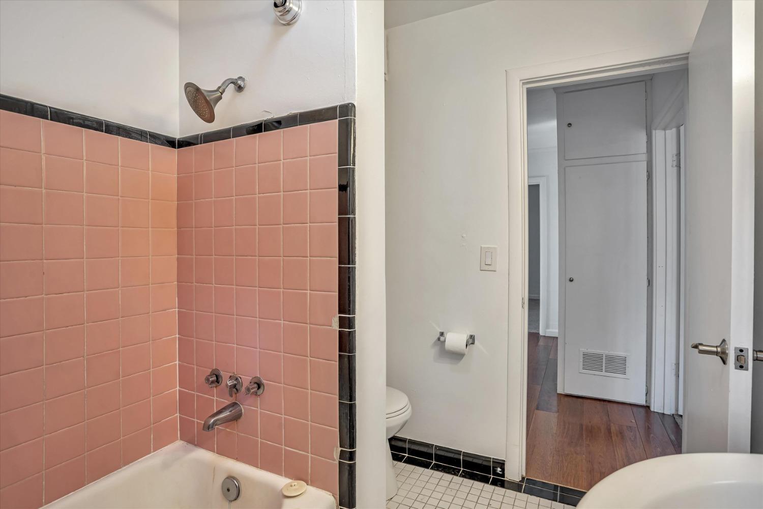 Detail Gallery Image 23 of 44 For 1001 Piedmont Dr, Sacramento,  CA 95822 - 2 Beds | 1 Baths