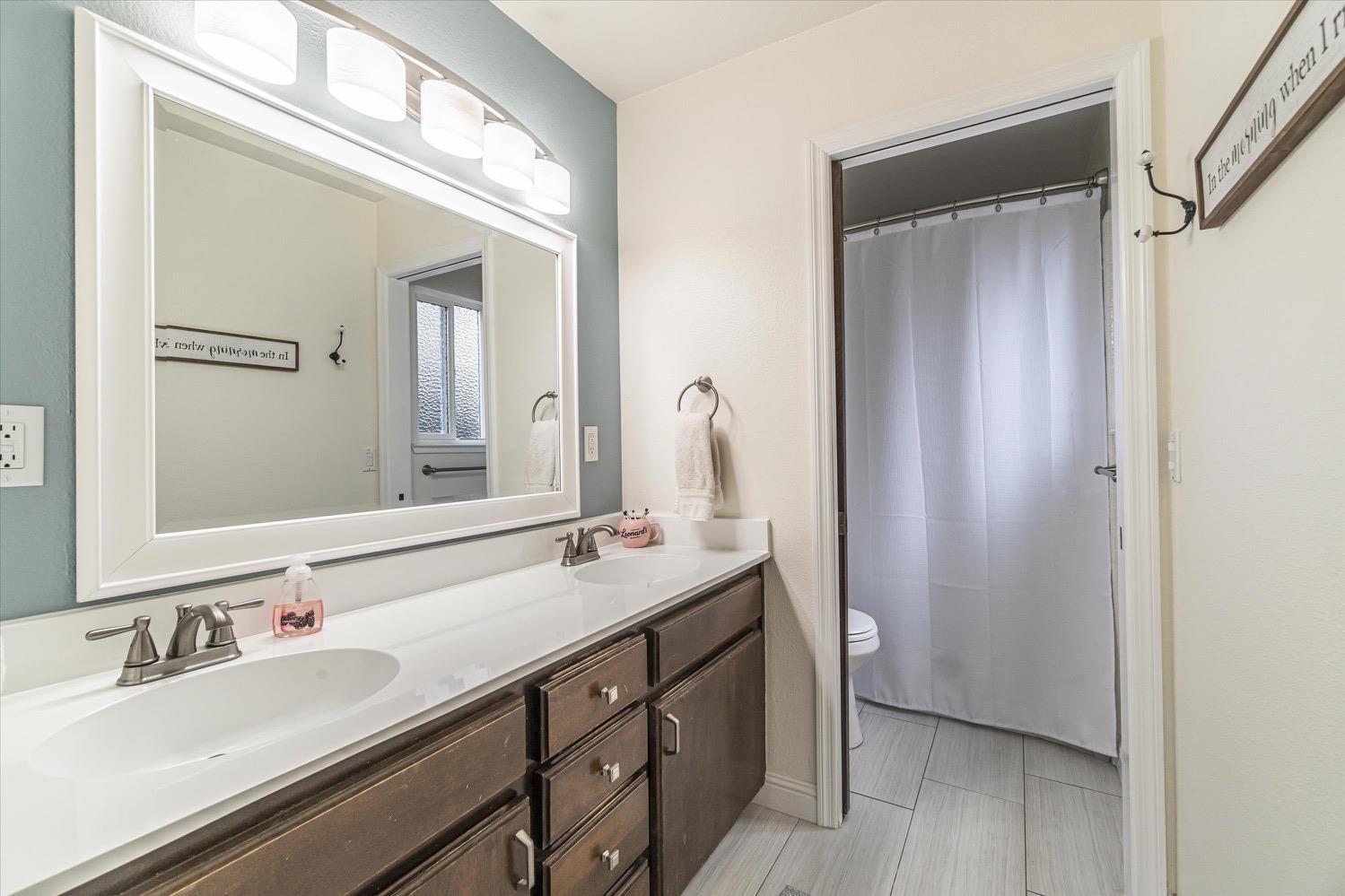 Detail Gallery Image 12 of 37 For 5831 Oak House Ct, Orangevale,  CA 95662 - 3 Beds | 2 Baths