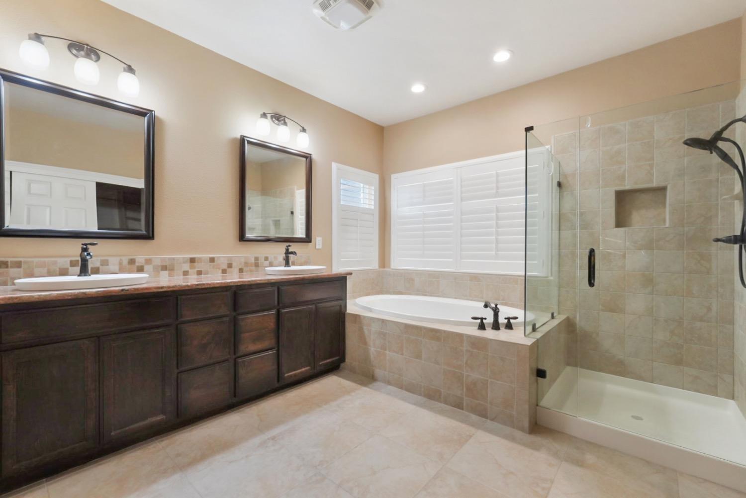 Detail Gallery Image 34 of 44 For 1524 Rose Garden Ct, Modesto,  CA 95356 - 4 Beds | 2/1 Baths