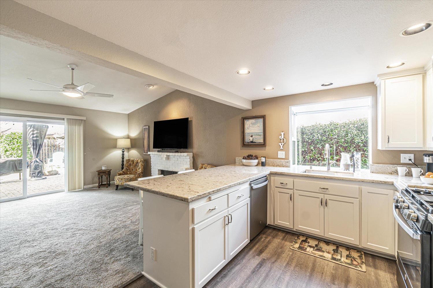 Detail Gallery Image 7 of 37 For 5831 Oak House Ct, Orangevale,  CA 95662 - 3 Beds | 2 Baths