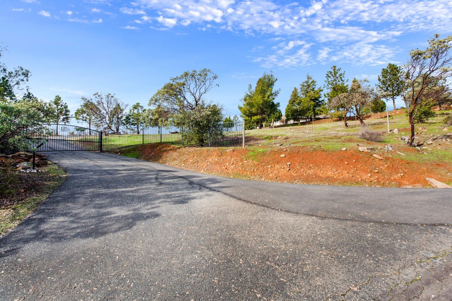 Detail Gallery Image 2 of 58 For 5176 Little Brush Ridge Rd, Placerville,  CA 95667 - 4 Beds | 2/1 Baths