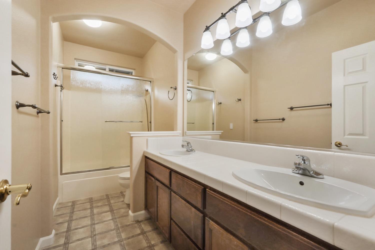 Detail Gallery Image 38 of 44 For 1524 Rose Garden Ct, Modesto,  CA 95356 - 4 Beds | 2/1 Baths