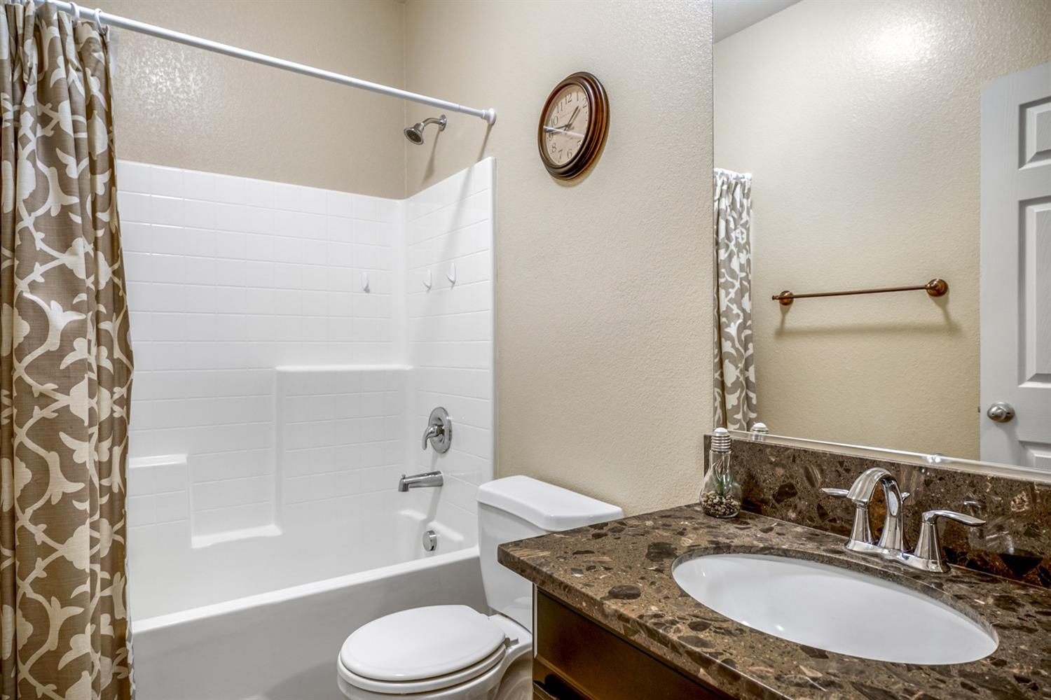 Detail Gallery Image 26 of 35 For 12285 Edyth Lake Way, Rancho Cordova,  CA 95742 - 3 Beds | 2 Baths