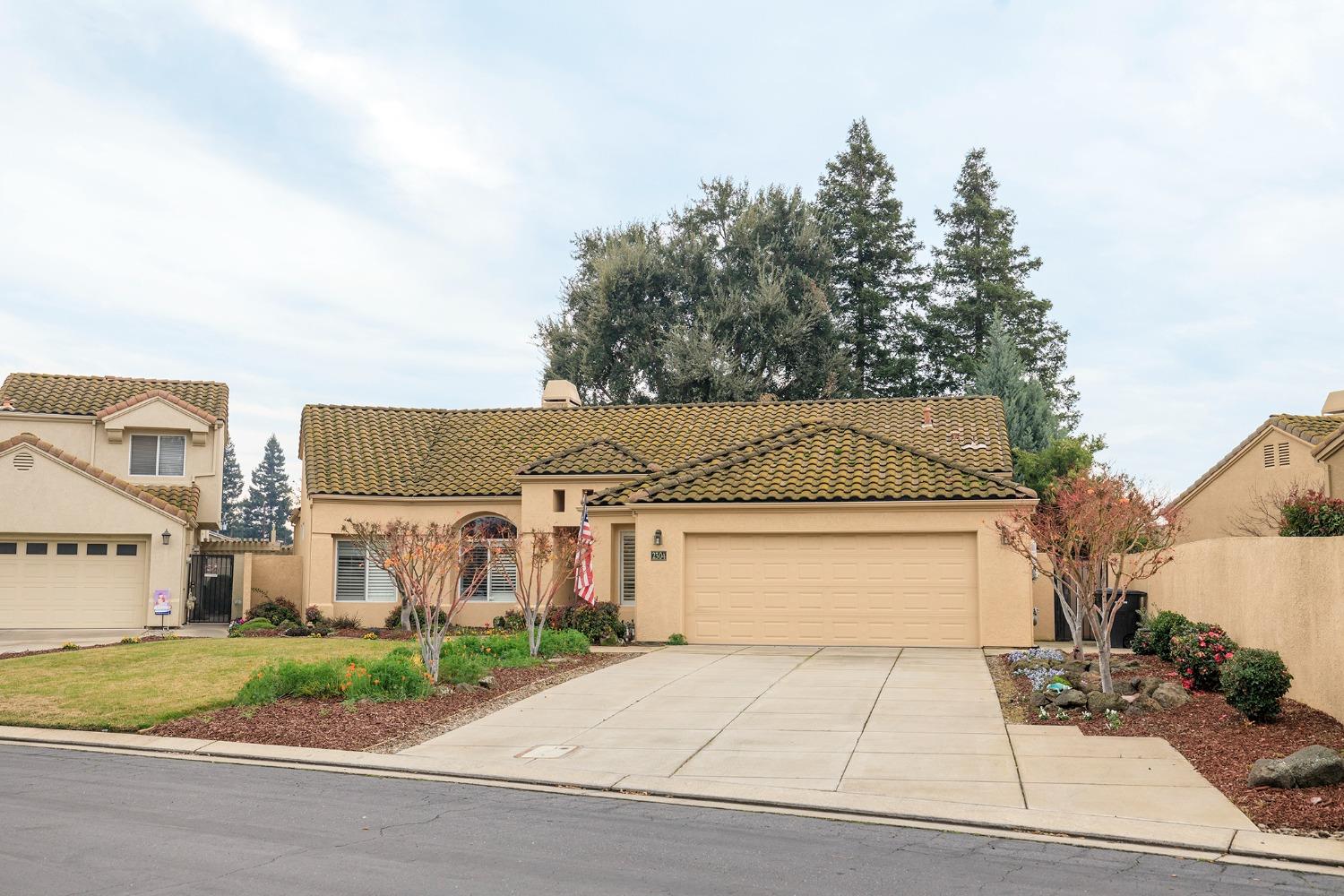 Detail Gallery Image 2 of 50 For 2304 Belsera Dr, Oakdale,  CA 95361 - 2 Beds | 2 Baths